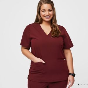 Figs scrub top, size small